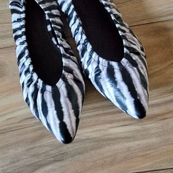 🆕️ Sigerson Morrison Lahela Ruched Pointed Toe Flats in Tie Dye Sz 36 - Picture 8 of 12